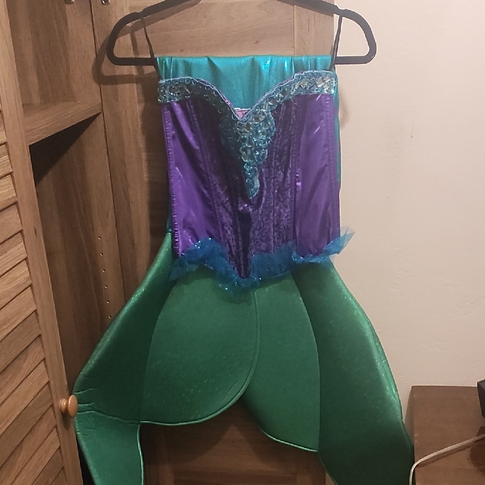 Leg Avenue Women's Deep Sea Siren Costume outfit